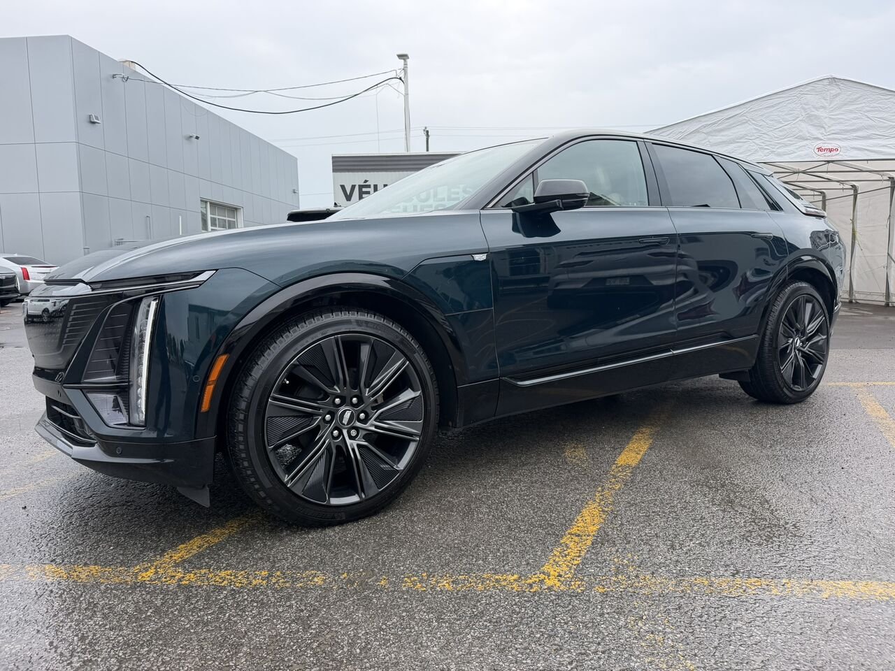 2024 Cadillac LYRIQ SPORT AWD NIVEAU 3 NAPPA FINANCEMENTÀ PARTIR 0.99% Green Laval - photo #0