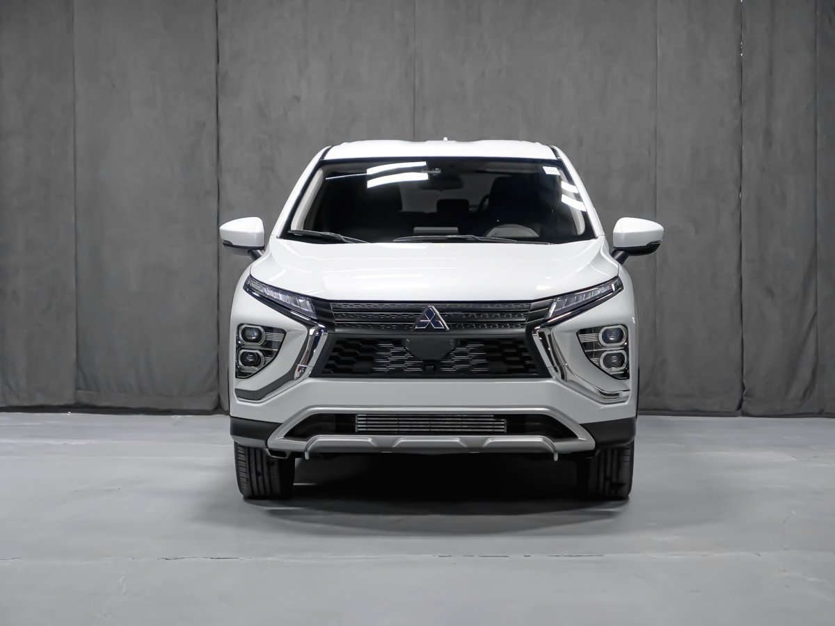 2026 Mitsubishi Eclipse Cross SE White Diamond Montreal - photo #2