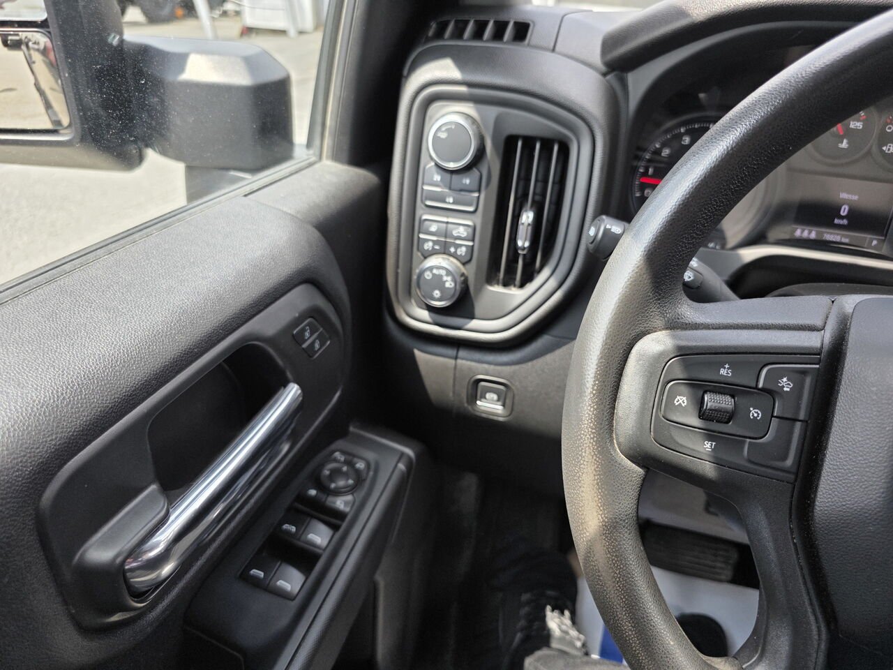2024 Chevrolet Silverado 2500HD Custom Black Rouyn-Noranda - photo #37