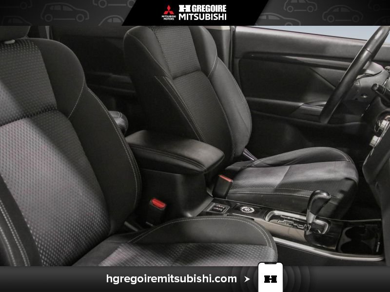 2020 Mitsubishi Outlander Grey Laval - photo #25
