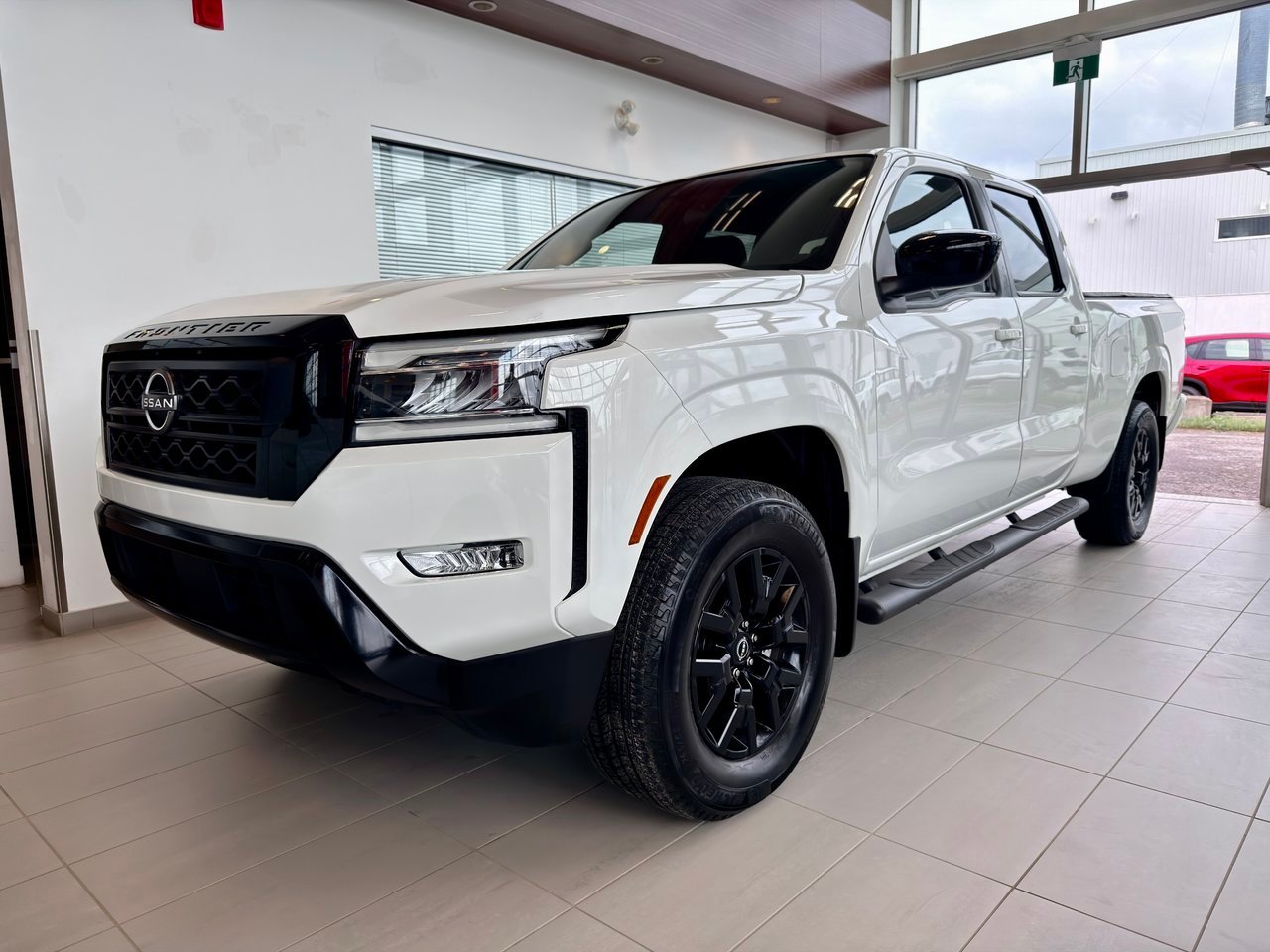 2023 Nissan Frontier White Notre-Dame-des-Prairies - photo #1