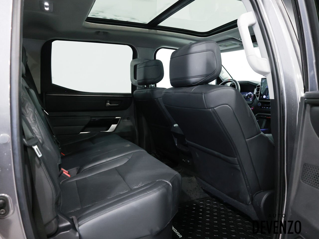 2024 Toyota Tundra Grey Saint-Eustache - photo #7