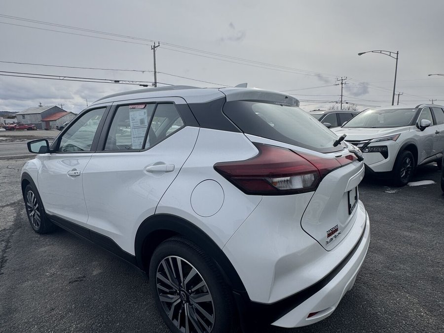 2025 Nissan Kicks Play 2025 White