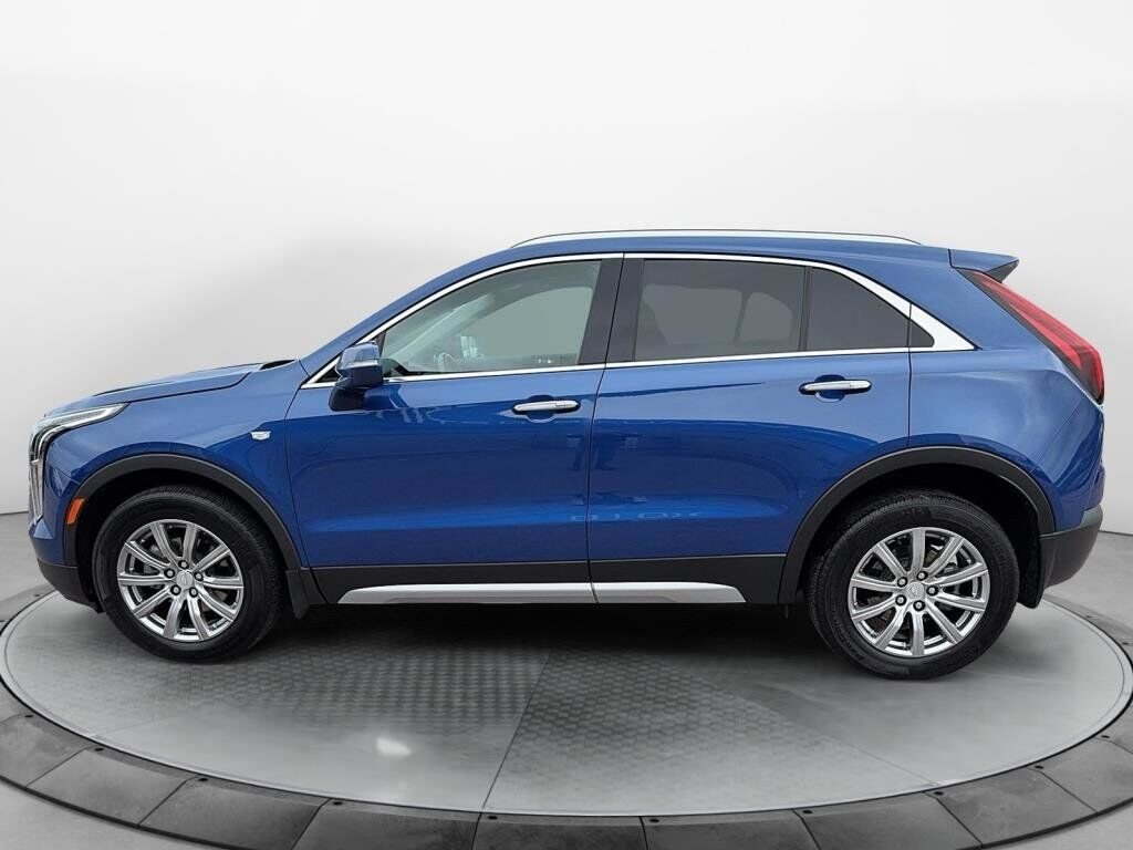 2021 Cadillac XT4 VIN 1GYFZDR44MF006930 Grey Baie-Comeau - photo #4