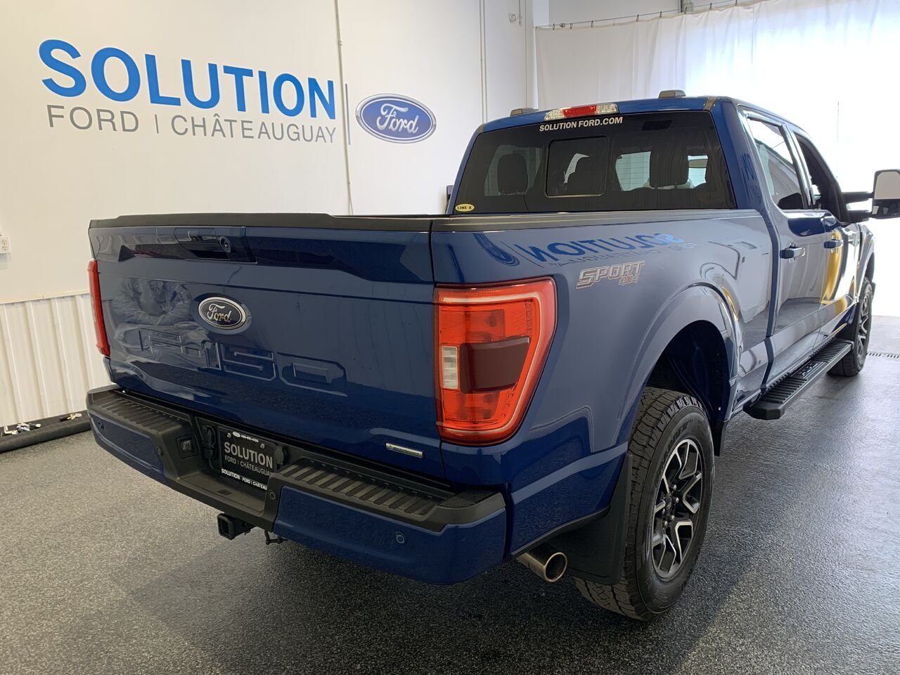 Ford F-150 SUPERCREW XLT 2023 Bleu Saint-Eustache - photo #9