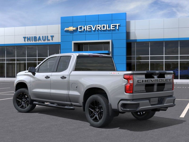 CHEVROLET SILVERADO 1500 Custom cabine double 4RM 147 po 2026 Gris Sherbrooke - photo #2