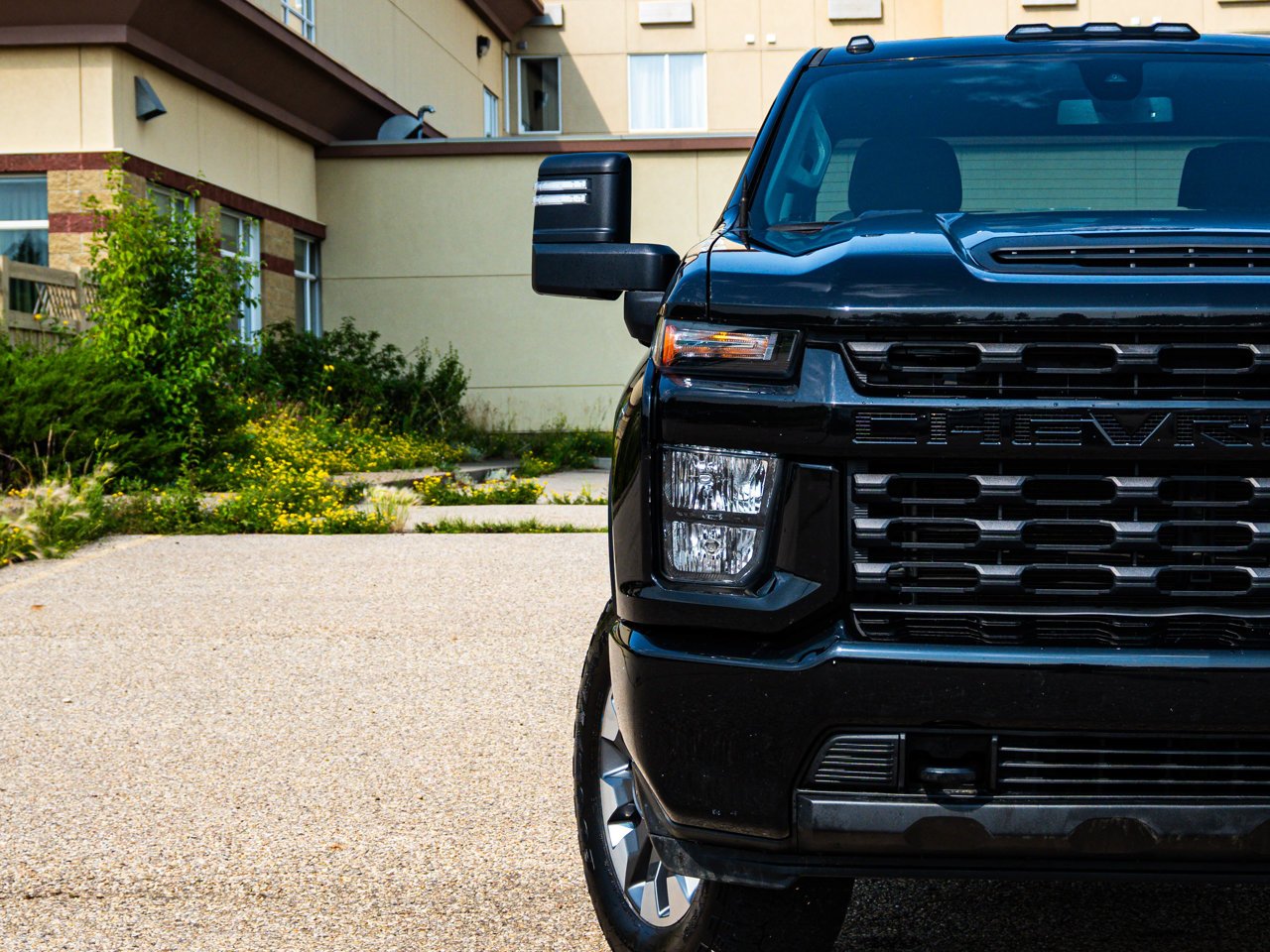 2022 Chevrolet Silverado 2500HD 4WD Crew Cab 159 Custom Black Sherwood Park - photo #5
