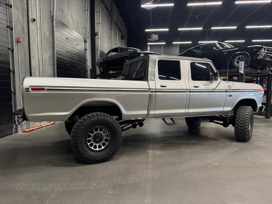 1977 Ford F-250 1977 Silver