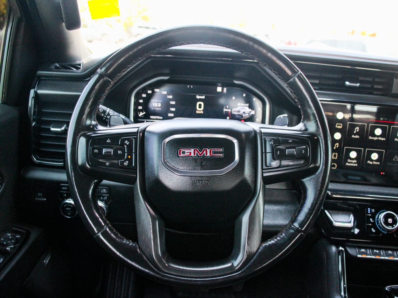 2022 GMC Sierra 1500 4WD Crew Cab 147 AT4 White Sherwood Park - photo #19