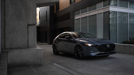 Berline compacte 2026 : la Mazda3 face à la Honda Civic