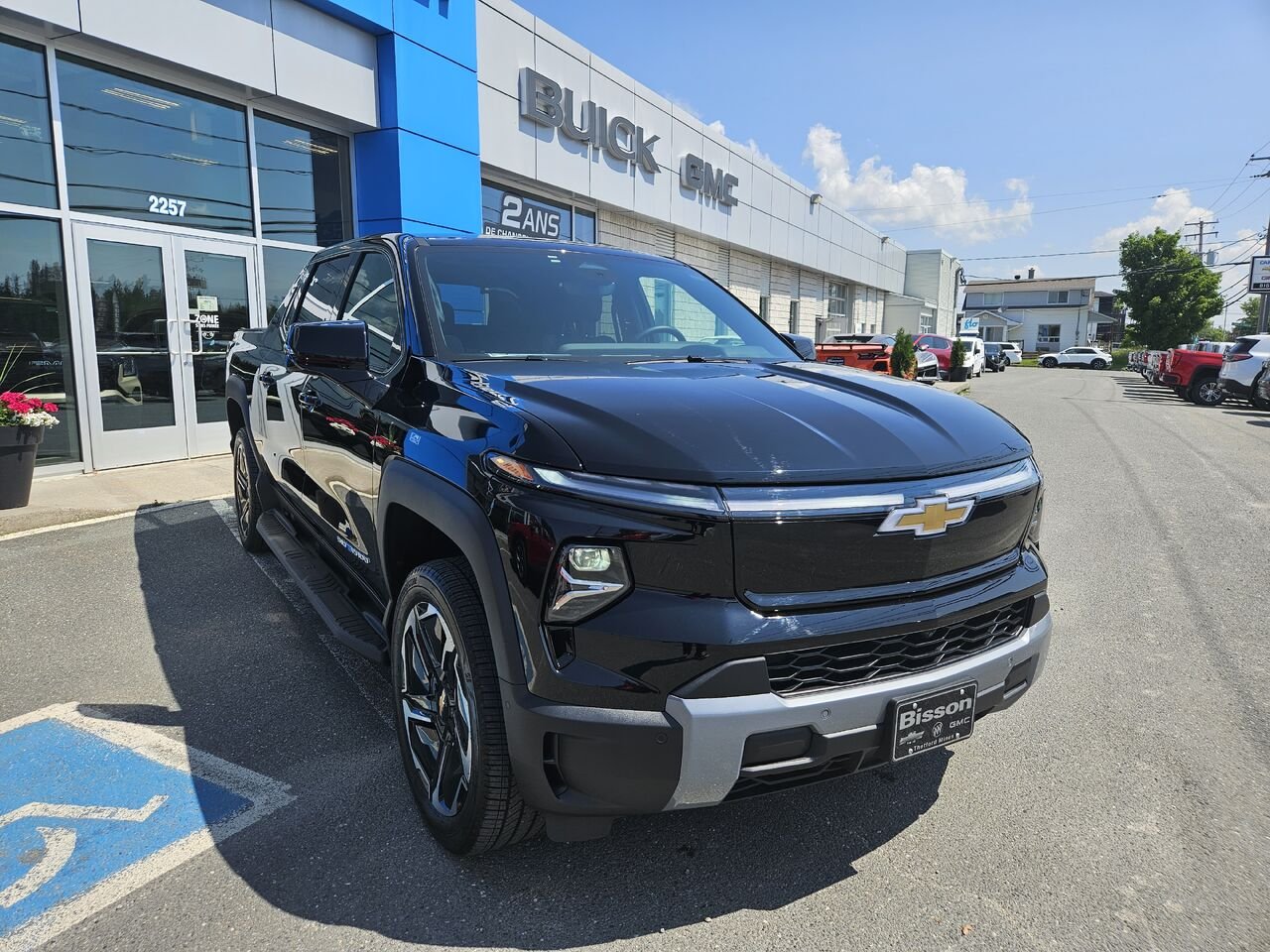 Chevrolet Silverado EV LT cabine multiplace 4RMe à autonomie maximale 2026 Noir Thetford Mines - photo #5