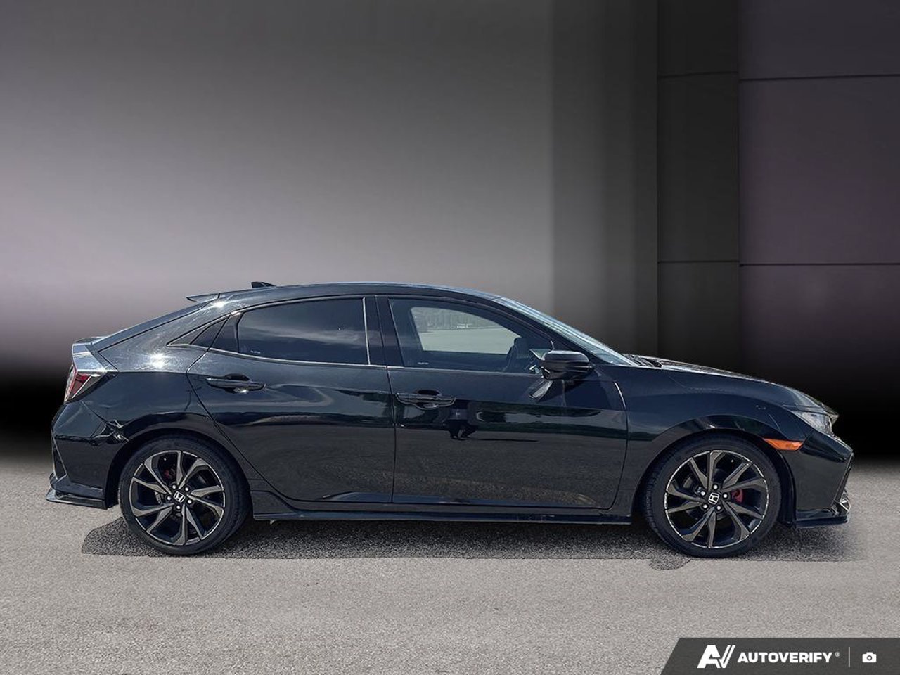 2018 Honda Civic Hatchback SHHFK7G47JU303901 Black Mirabel - photo #5