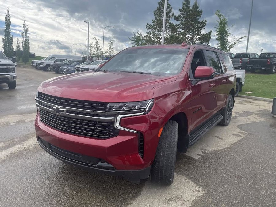 2022 Chevrolet Suburban 2022 Red