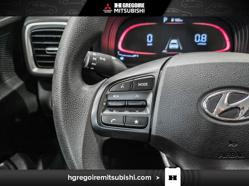 2023 Hyundai Venue Black Saint-Eustache - photo #19