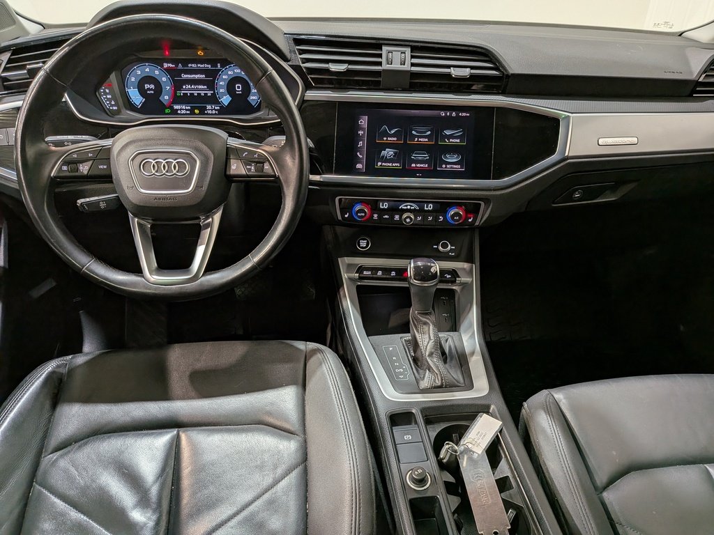 2022 Audi Q3 Komfort 45 TFSI quattro Black Val-David - photo #28