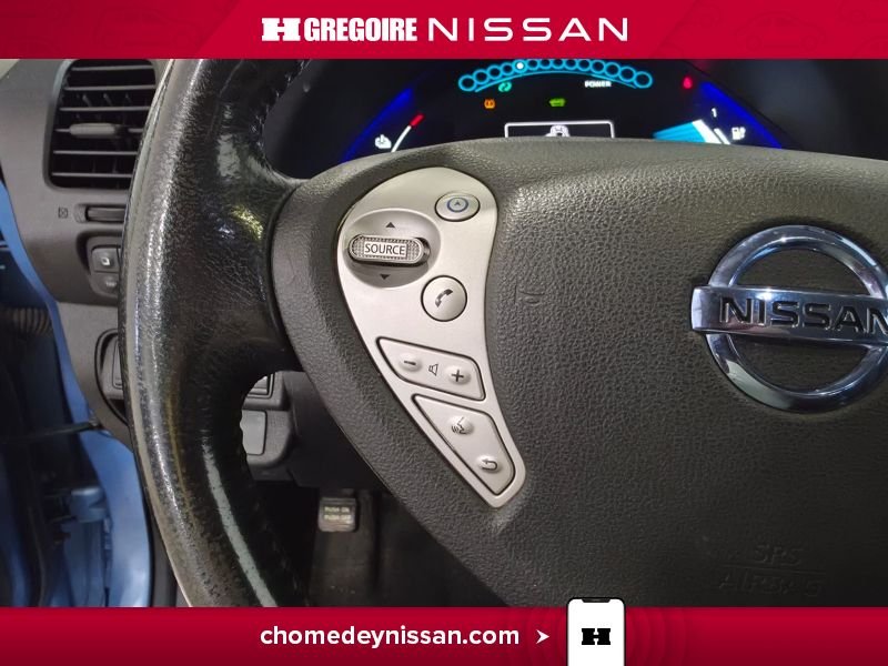 2014 Nissan Leaf Blue Saint-Eustache - photo #17