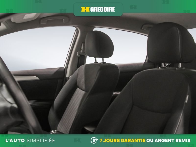 Nissan Sentra 2019 Blanc Laval - photo #13