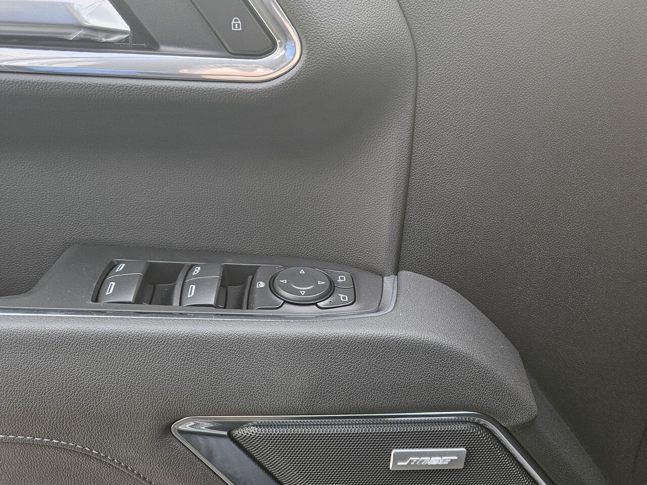 GMC Sierra 1500 Elevation cabine multiplace 4RM 157 po 2026 NOIR ONYX Thetford Mines - photo #12