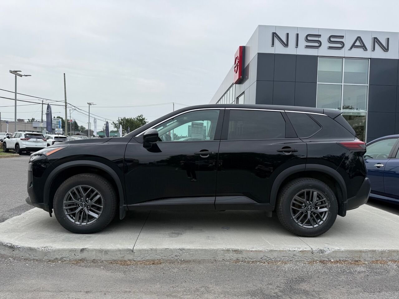 Nissan Rogue S AWD 2023 Noir Châteauguay - photo #1