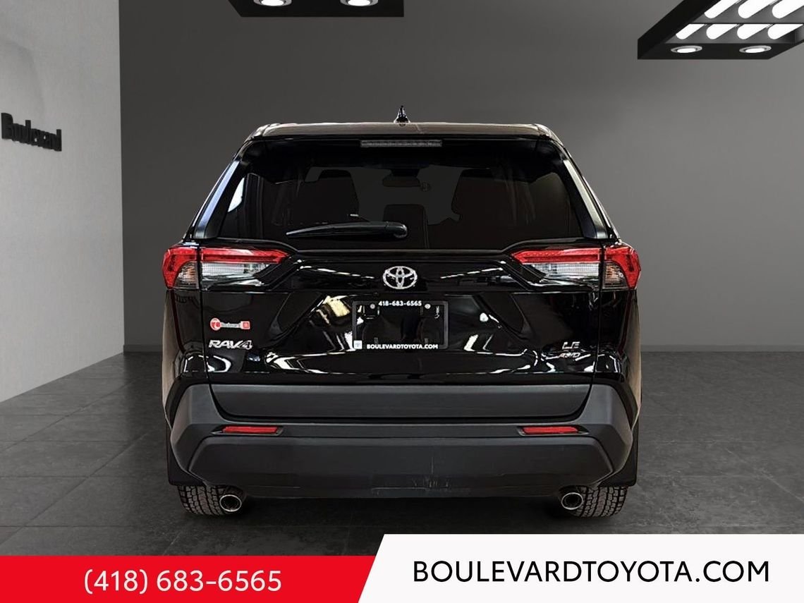 Toyota RAV4 99357B-118 | LE, AWD 2024 Noir minuit métallisé Québec - photo #4
