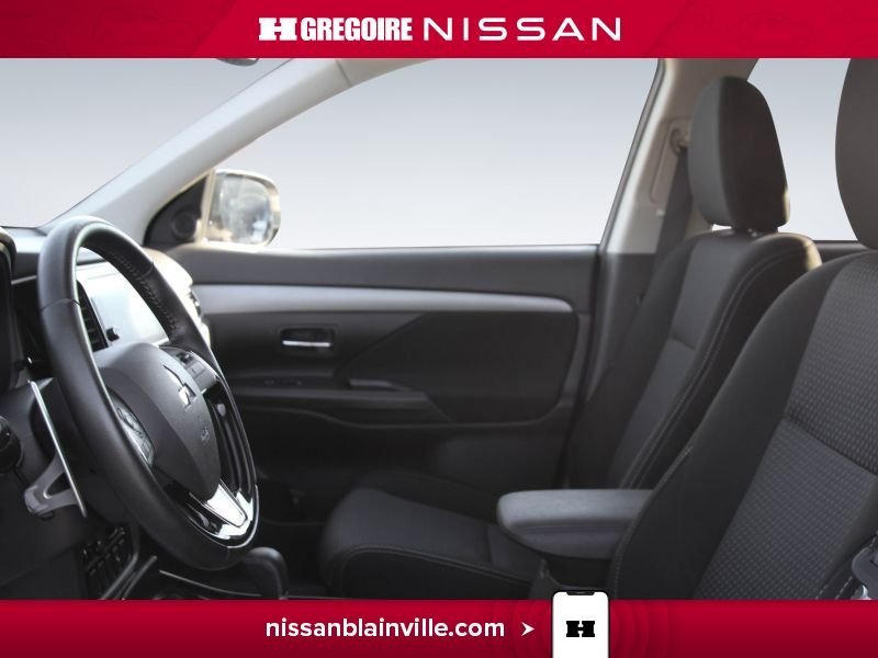 Mitsubishi Outlander 2018 Blanc Laval - photo #12