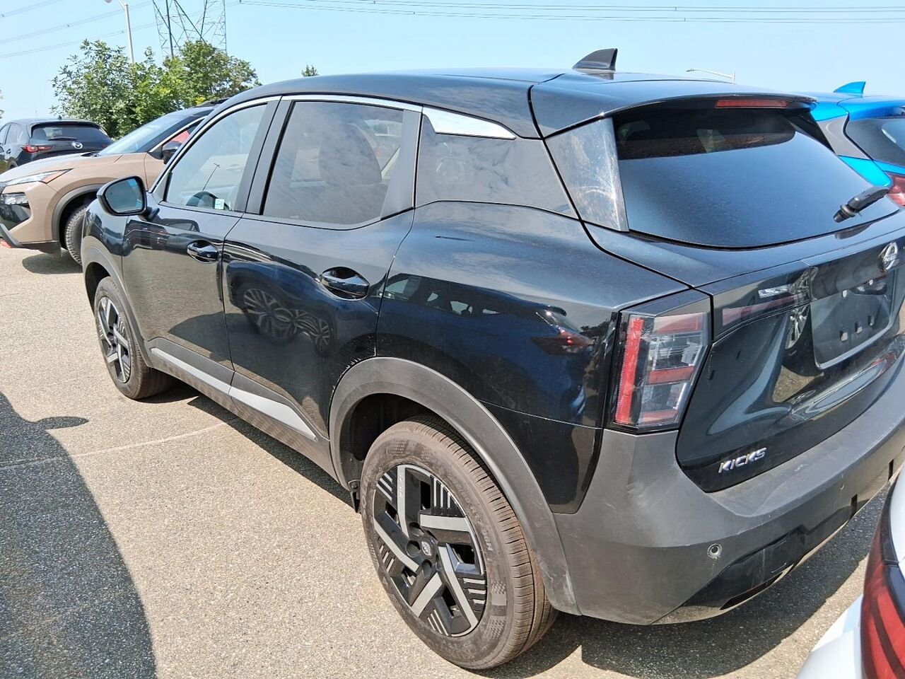 Nissan Kicks SV TA 2025 Noir Québec - photo #1
