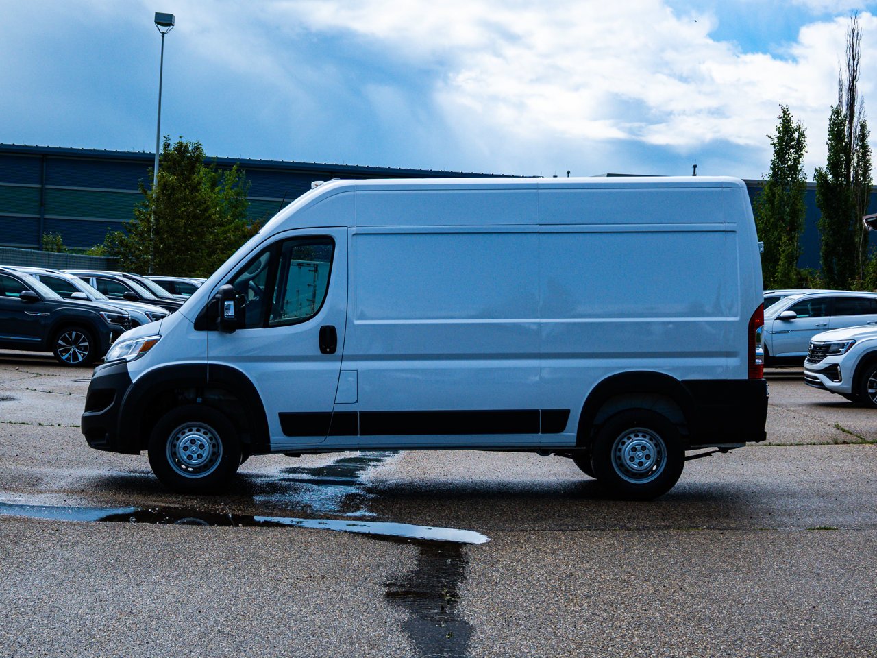 2025 Ram ProMaster Cargo Van SLT 2500 High Roof 136 WB White Sherwood Park - photo #9