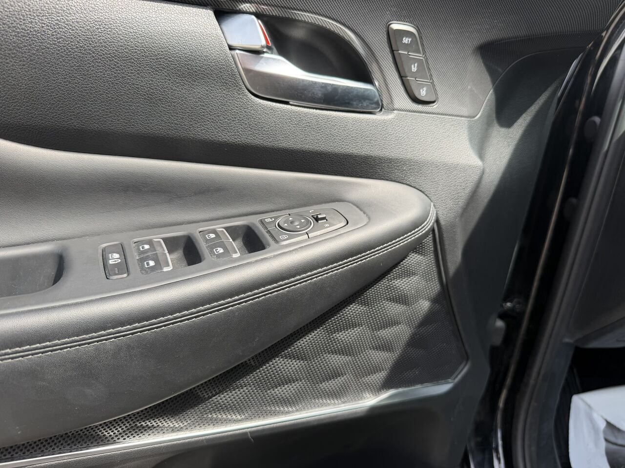 Hyundai Santa Fe HYBRIDE RECHARGEABLE LUXURY AWD 2023 Noir Laval - photo #28