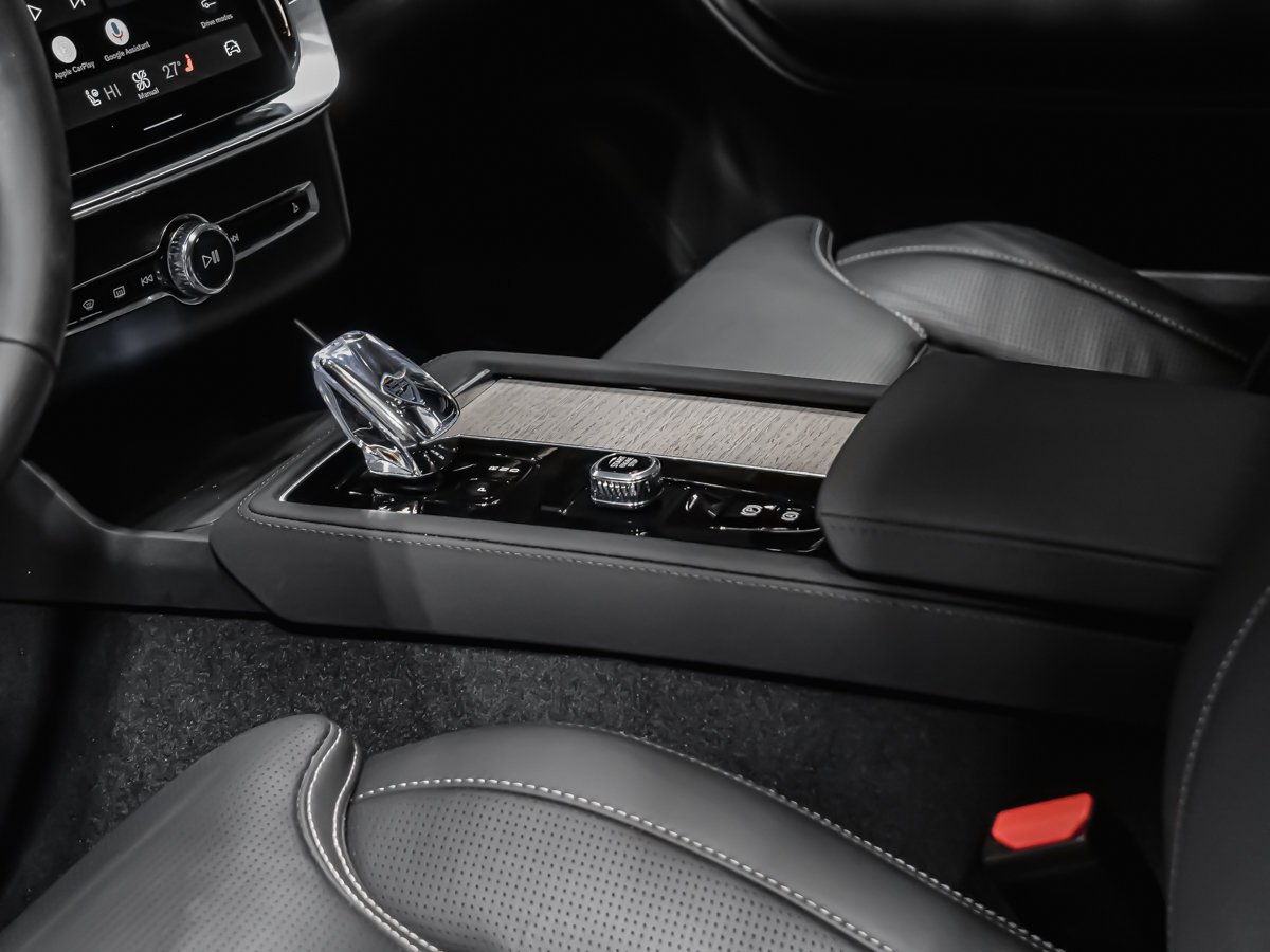2026 Volvo XC90 B6 ULTRA BRIGHT HARMAN KARDON AFFICH. TÊTE HAUTE Grey Montreal - photo #6