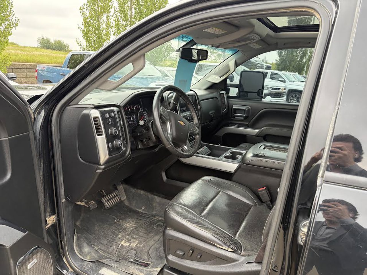 2017 Chevrolet Silverado 2500HD 4WD Crew Cab 153 LTZ Black Sherwood Park - photo #5