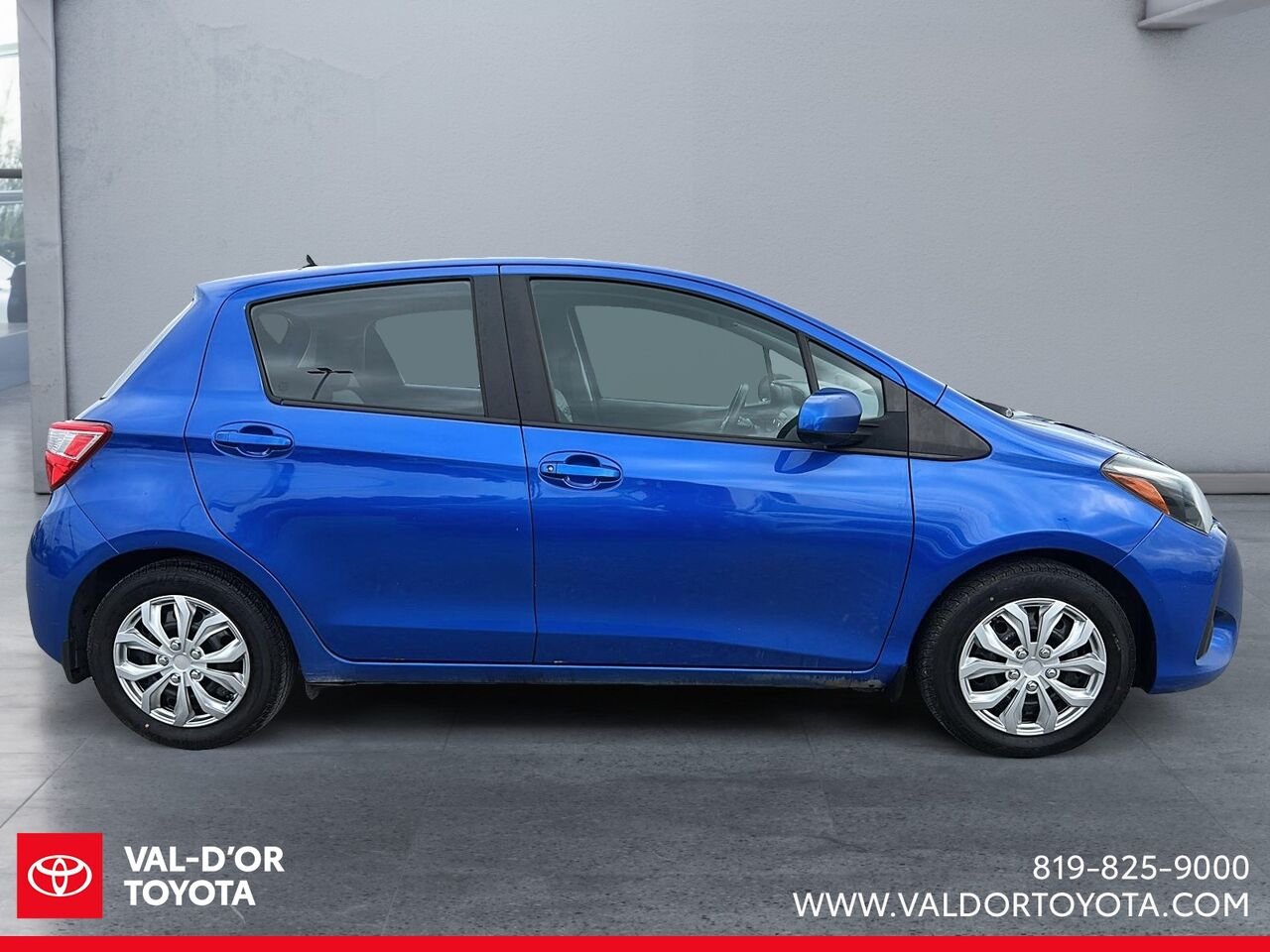 Toyota Yaris Hatchback LE 5 portes BA 2018 Bleu Val-d'Or - photo #4