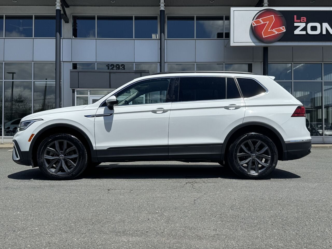 Volkswagen Tiguan 7 PASSAGERS 2022 Blanc Granby - photo #2