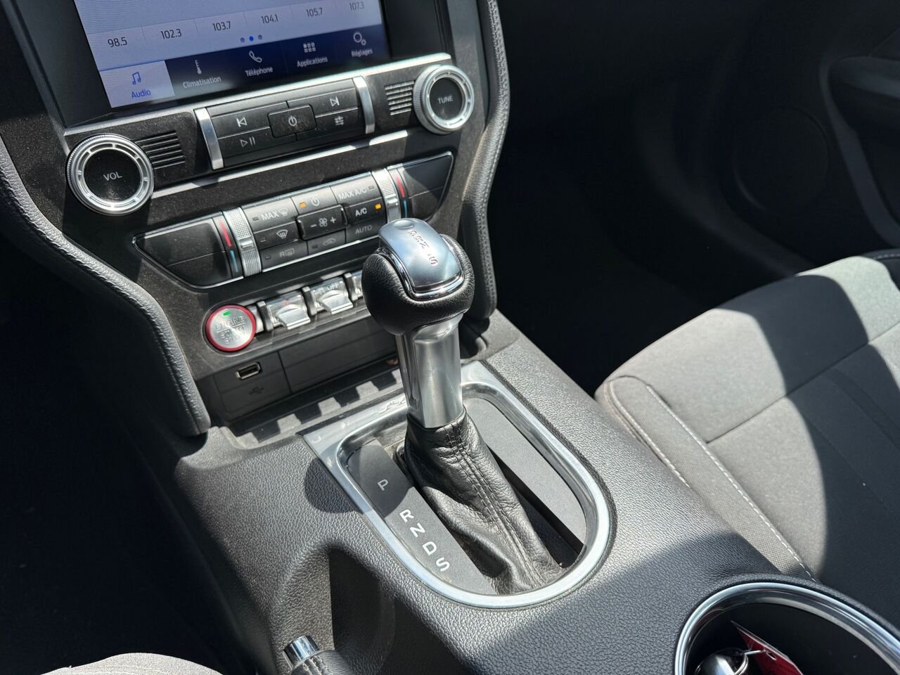 2020 Ford Mustang EcoBoost décapotable Orange Châteauguay - photo #17