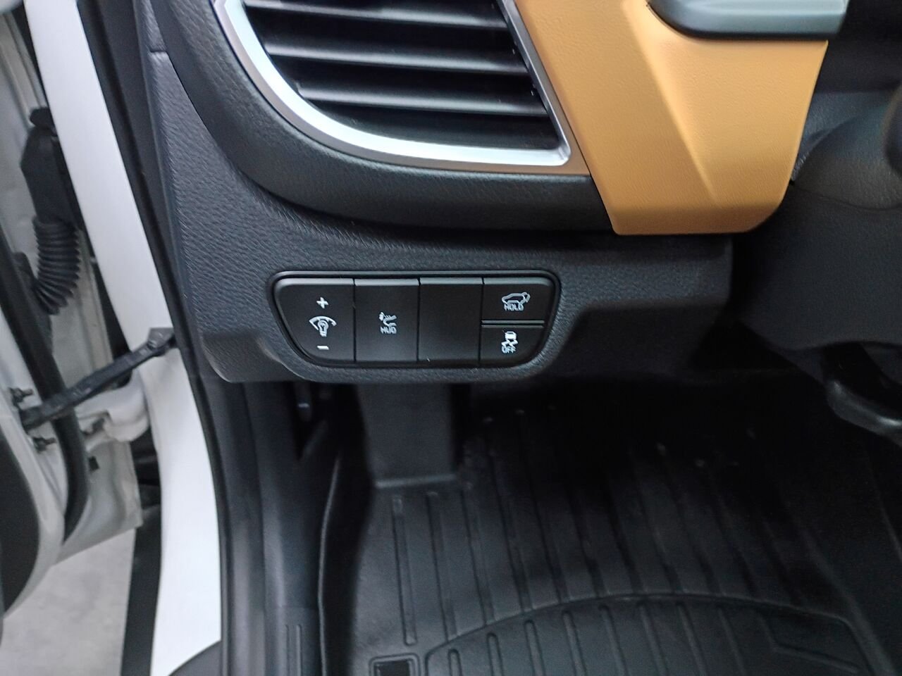 Kia Seltos 2025 Blanc Blainville - photo #20