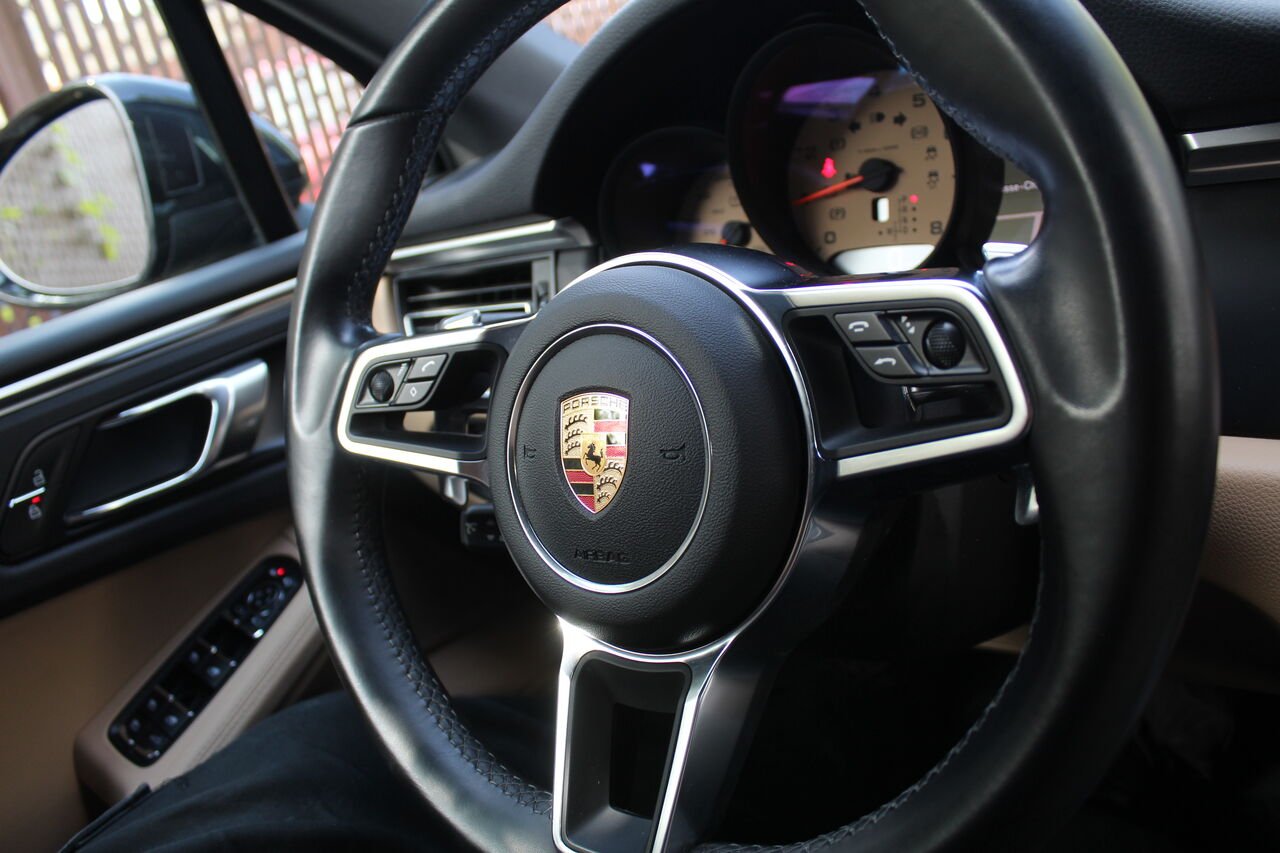 2019 Porsche Macan VIN: WP1AA2A57KLB04508 Black Sainte-Rose - photo #11