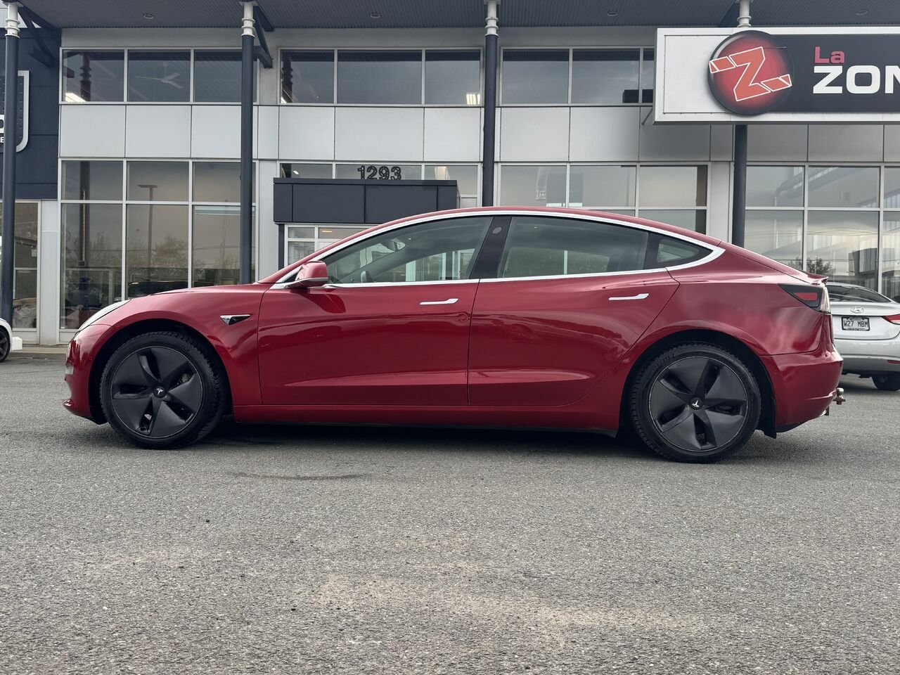 Tesla Model 3 Long Range AWD 2019 Rouge Granby - photo #2