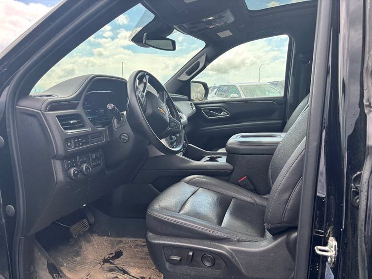 2023 Chevrolet Suburban 4WD 4dr LT Black Sherwood Park - photo #5