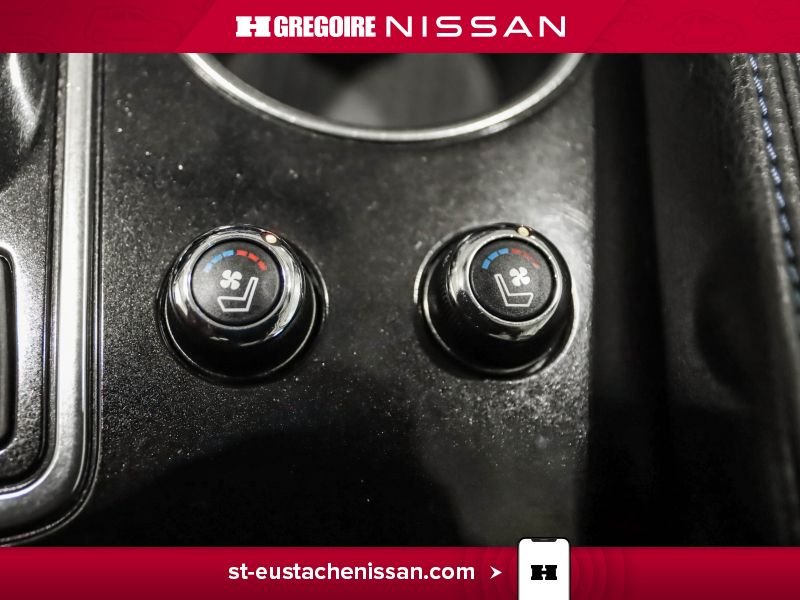 2017 Nissan Maxima White Laval - photo #24