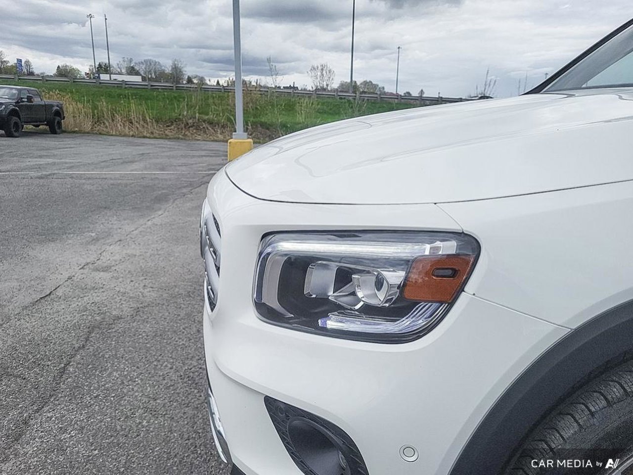 Mercedes-Benz GLB W1N4M4HB7PW310617 2023 Blanc Mirabel - photo #10