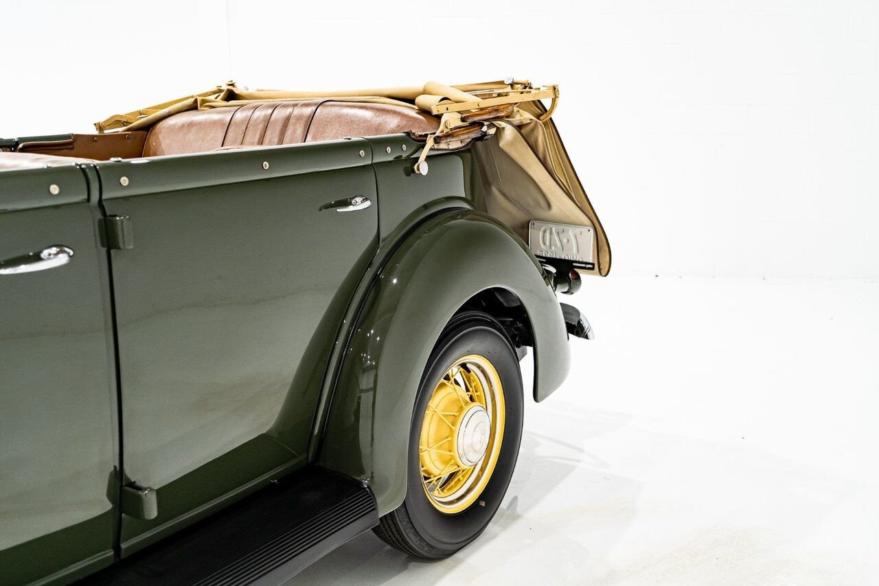 1936 Ford Model 48 Phaeton PRIX EN USD | Beautifully presented in original condition Green Montreal - photo #43