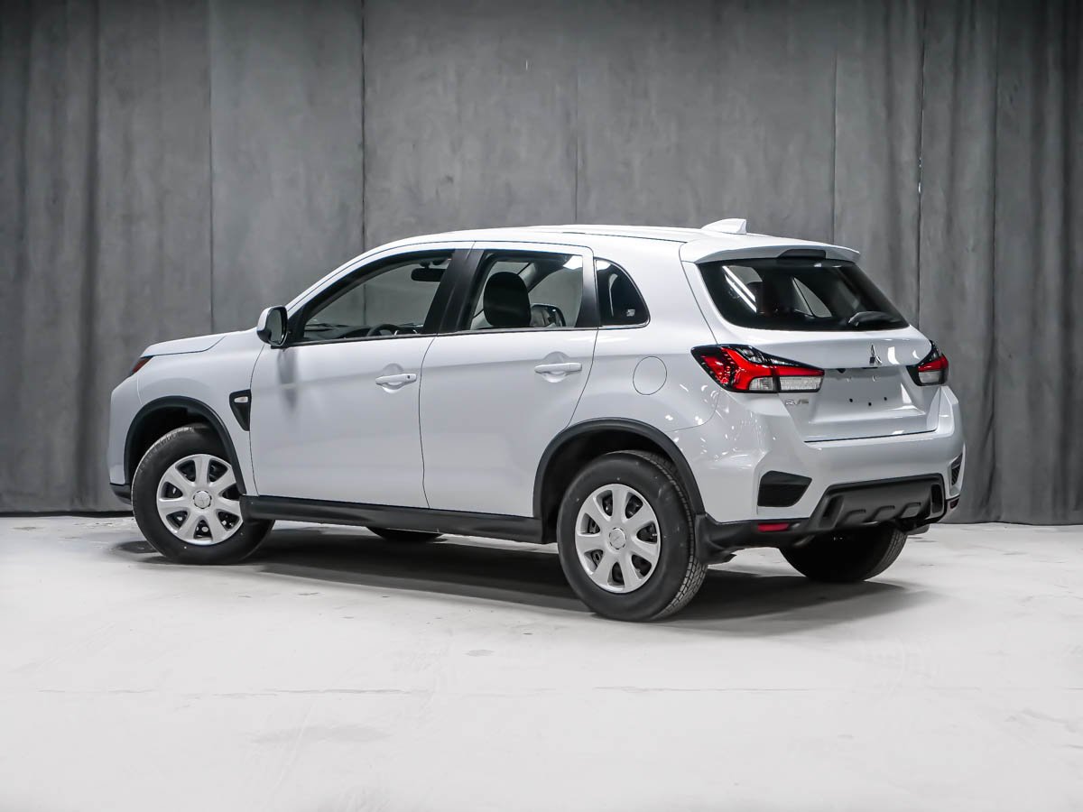 2026 Mitsubishi RVR ES White Diamond Montreal - photo #3