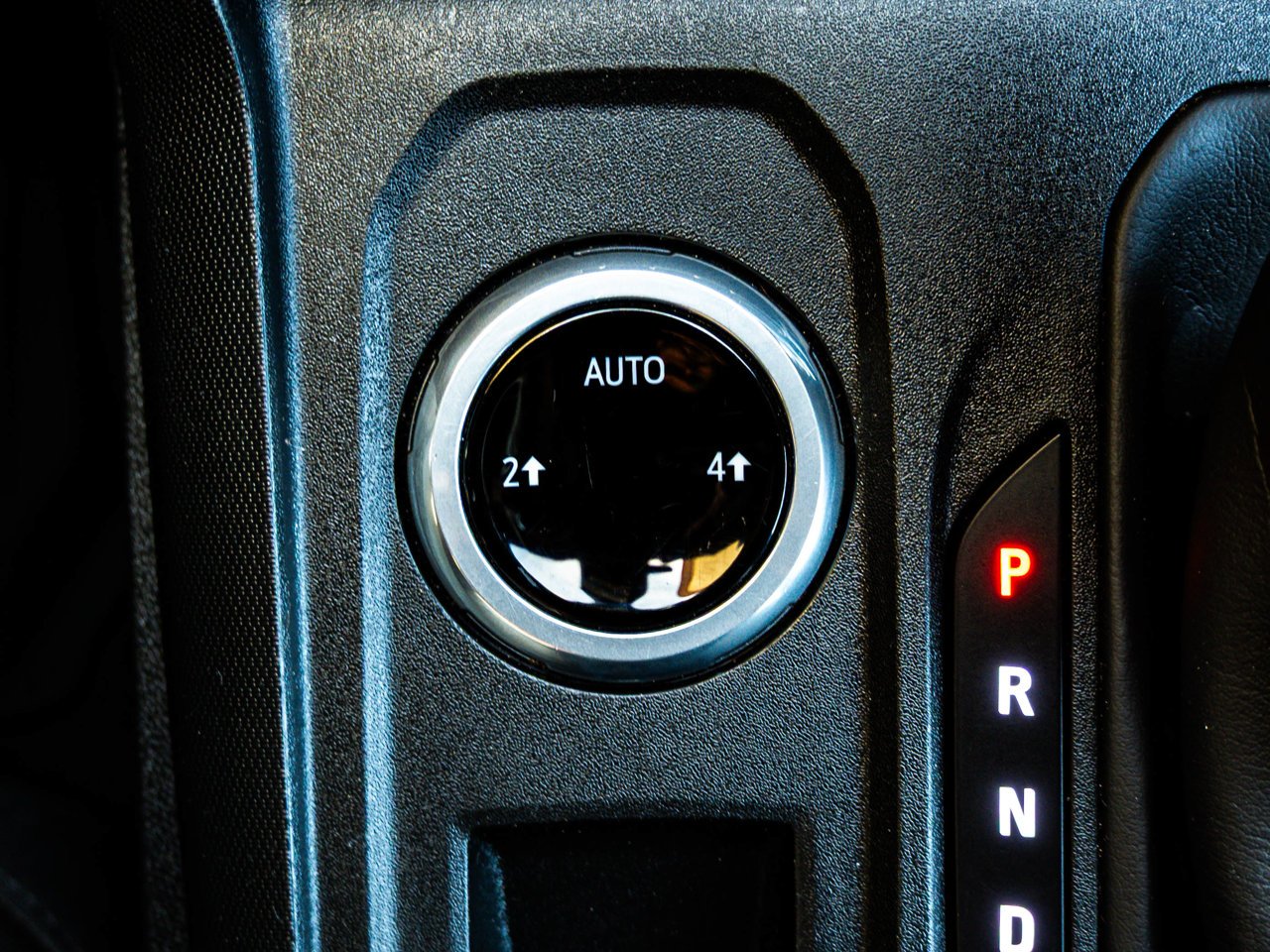 2024 Chevrolet Colorado 4WD Crew Cab WT White Sherwood Park - photo #25