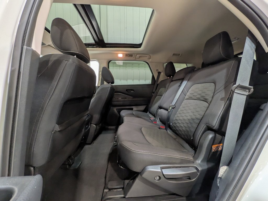 2024 Nissan Pathfinder Rock Creek 4WD White Val-David - photo #11