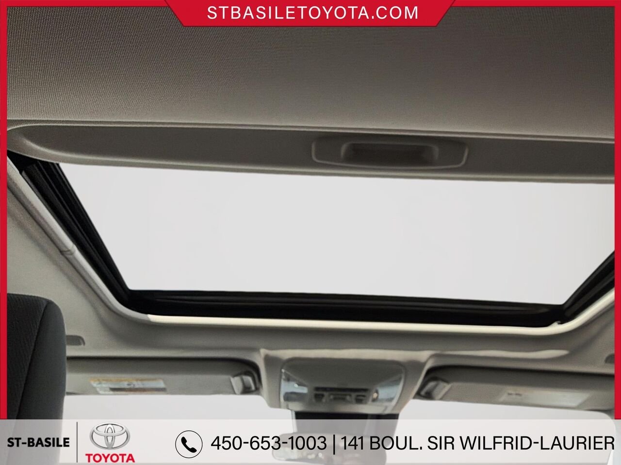 Toyota RAV4 Hybride 2024 Rouge rubis nacré Saint-Basile-le-Grand - photo #18