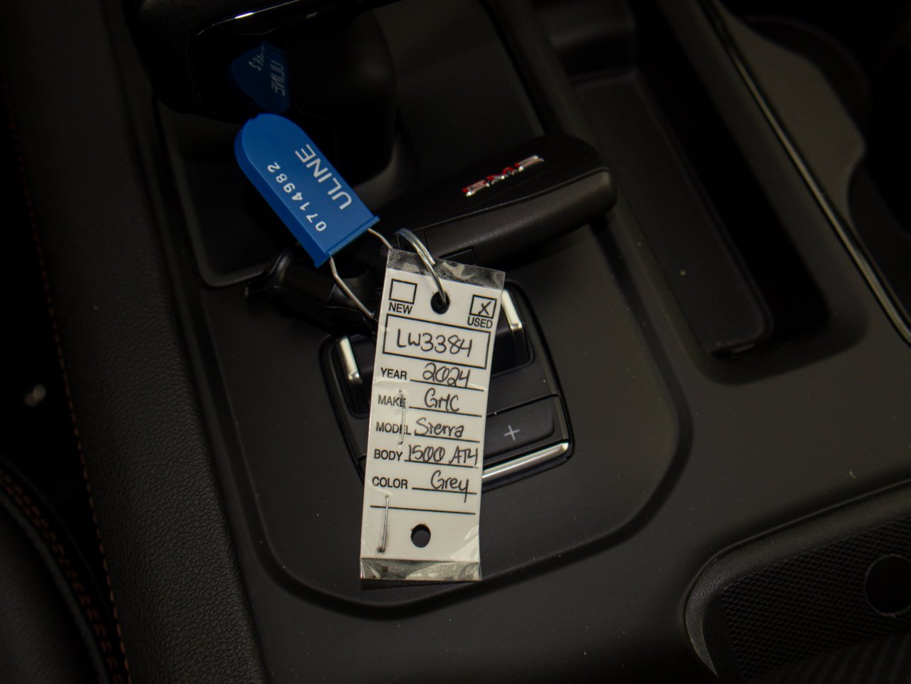 2024 GMC Sierra 1500 4WD Crew Cab 147 AT4 Grey Sherwood Park - photo #33
