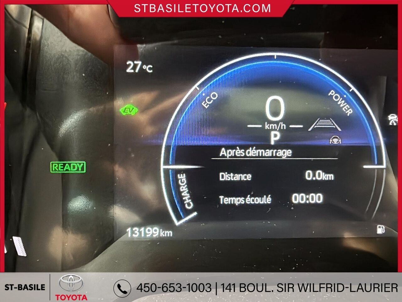 TOYOTA Corolla Cross Hybride 2024 Argent Saint-Basile-le-Grand - photo #15