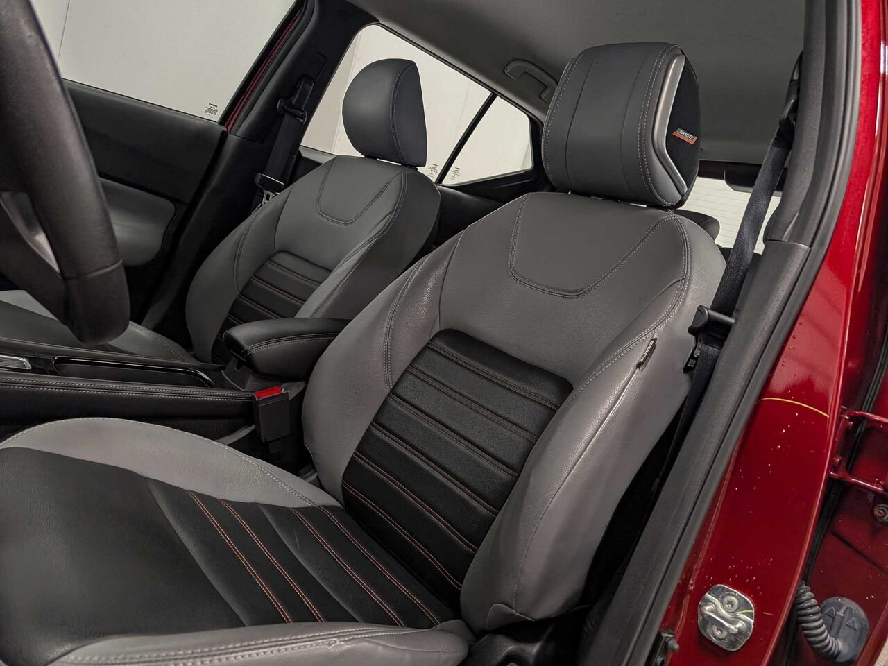 Nissan KICKS SR Cuir Volant et Sièges Chauffants 2023 Rouge Sherbrooke - photo #9