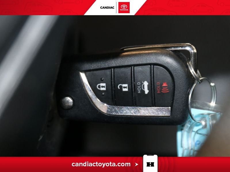 Toyota Corolla 2022 Bleu Laval - photo #23