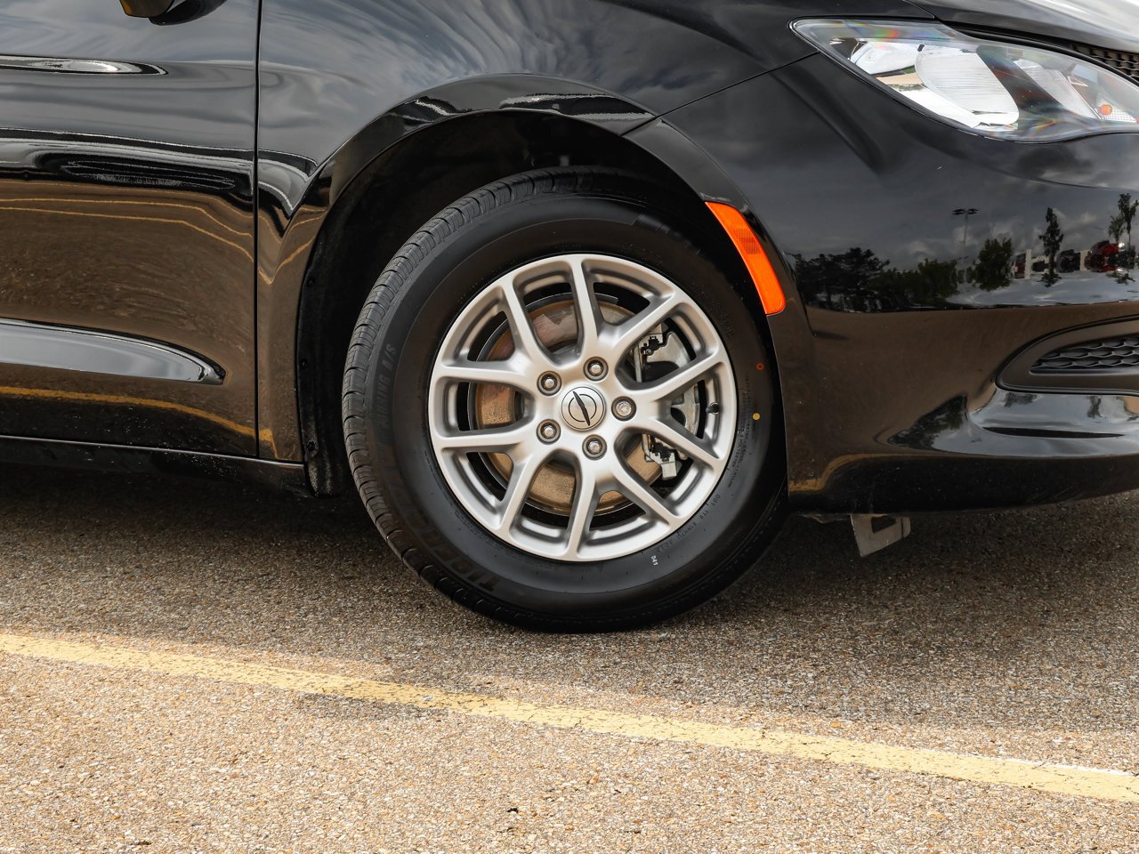 2025 Chrysler Grand Caravan SXT 2WD Black Sherwood Park - photo #10