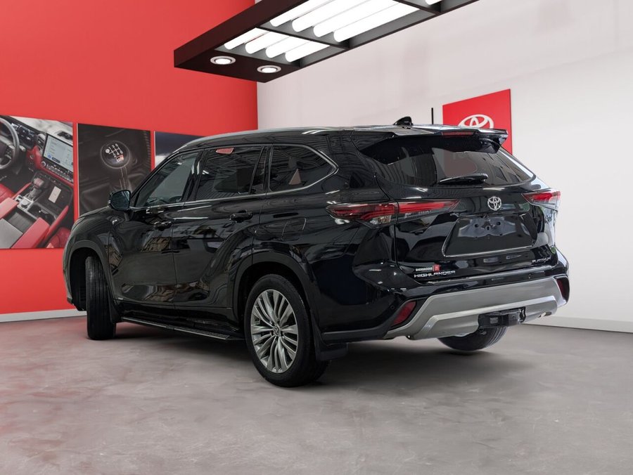 Toyota Highlander Hybride 2025 2025 Noir minuit métallisé